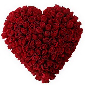  İstanbul Taksim çiçek satışı  muhteşem kırmızı güllerden kalp çiçeği