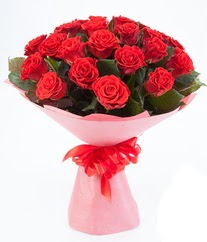 15 adet kırmızı gülden buket tanzimi  İstanbul Taksim çiçek , çiçekçi , çiçekçilik 