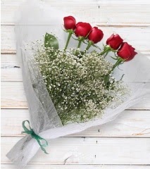 5 kırmızı gülden sade buket  İstanbul Taksim online çiçekçi , çiçek siparişi 