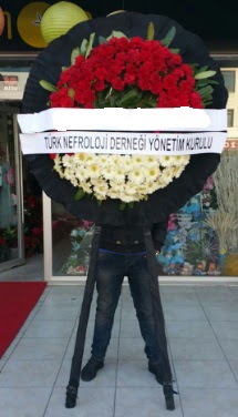 Cenaze çiçek modeli  İstanbul Taksim çiçek , çiçekçi , çiçekçilik 