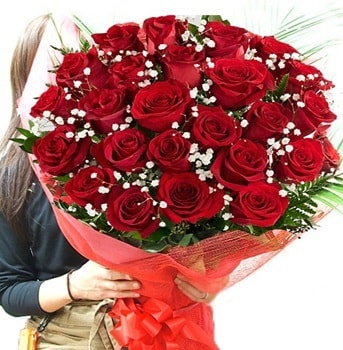 Kız isteme çiçeği buketi 33 adet kırmızı gül  İstanbul Taksim yurtiçi ve yurtdışı çiçek siparişi 