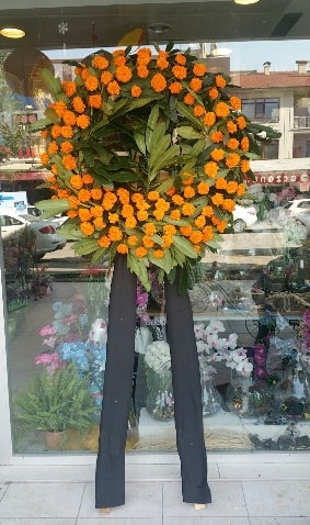 Cenaze çiçeği cenaze çelengi çiçek modeli  İstanbul Taksim çiçek yolla , çiçek gönder , çiçekçi  