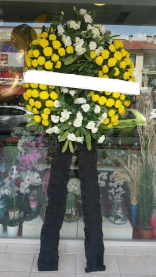 Cenaze çiçek modeli cenaze çiçeği  İstanbul Taksim İnternetten çiçek siparişi 