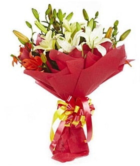 5 dal kazanlanka lilyum buketi  İstanbul Taksim yurtiçi ve yurtdışı çiçek siparişi 