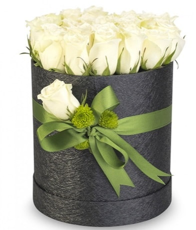 27 adet beyaz gülden görsel kutu çiçeği  İstanbul Taksim hediye çiçek yolla 